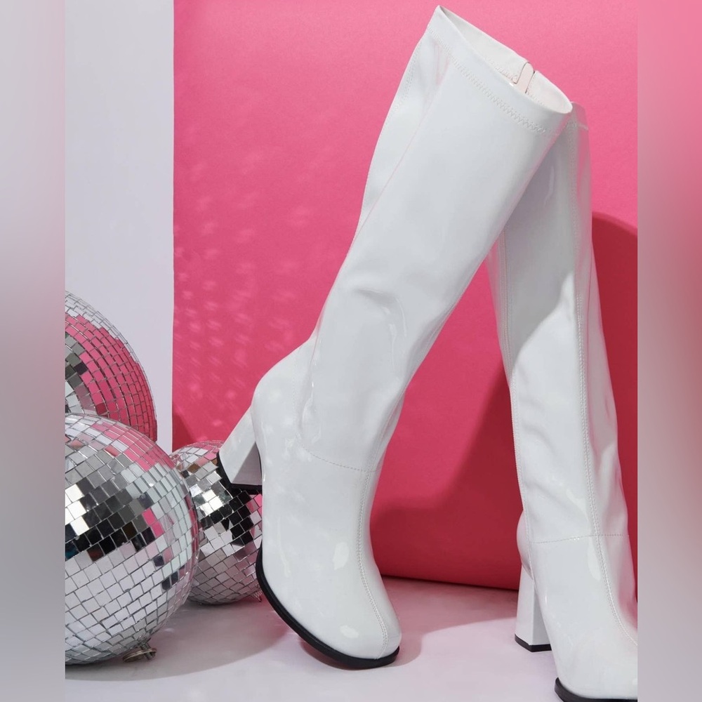 Boots Made For Walking! 60s 70s Retro Chic White Heeled Go Go Boots